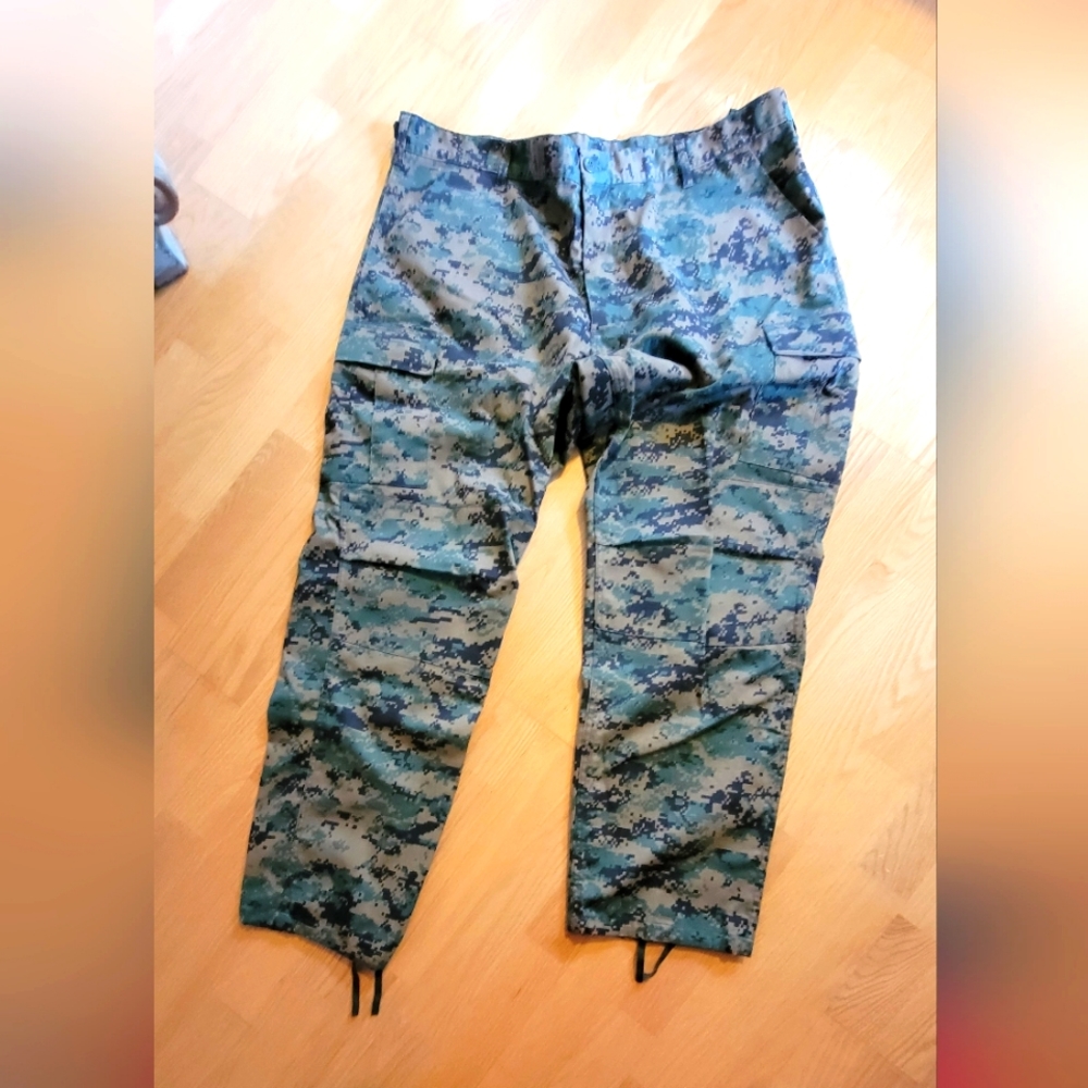 Mens XXL digital camo tactical pants